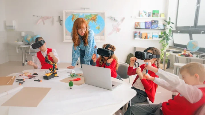 10 VR and AR Lesson Plans for K-12 Teachers 2023