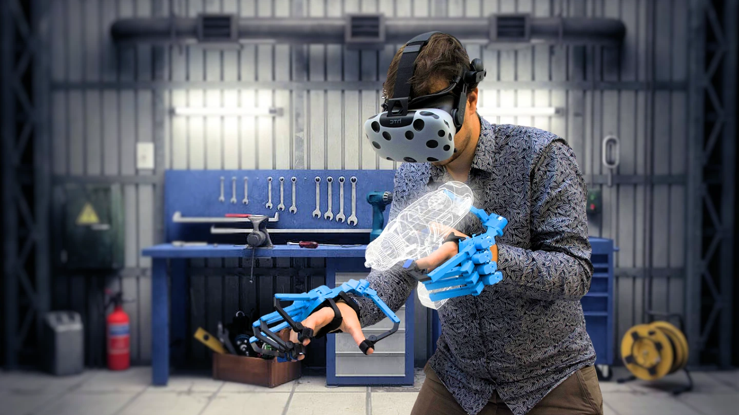 VR/AR Education: Haptic Gloves in Hands-on Learning